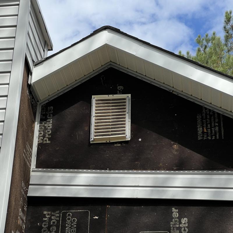 Charlotte, NC Siding Replacement - a tree fell and damaged project photo 4